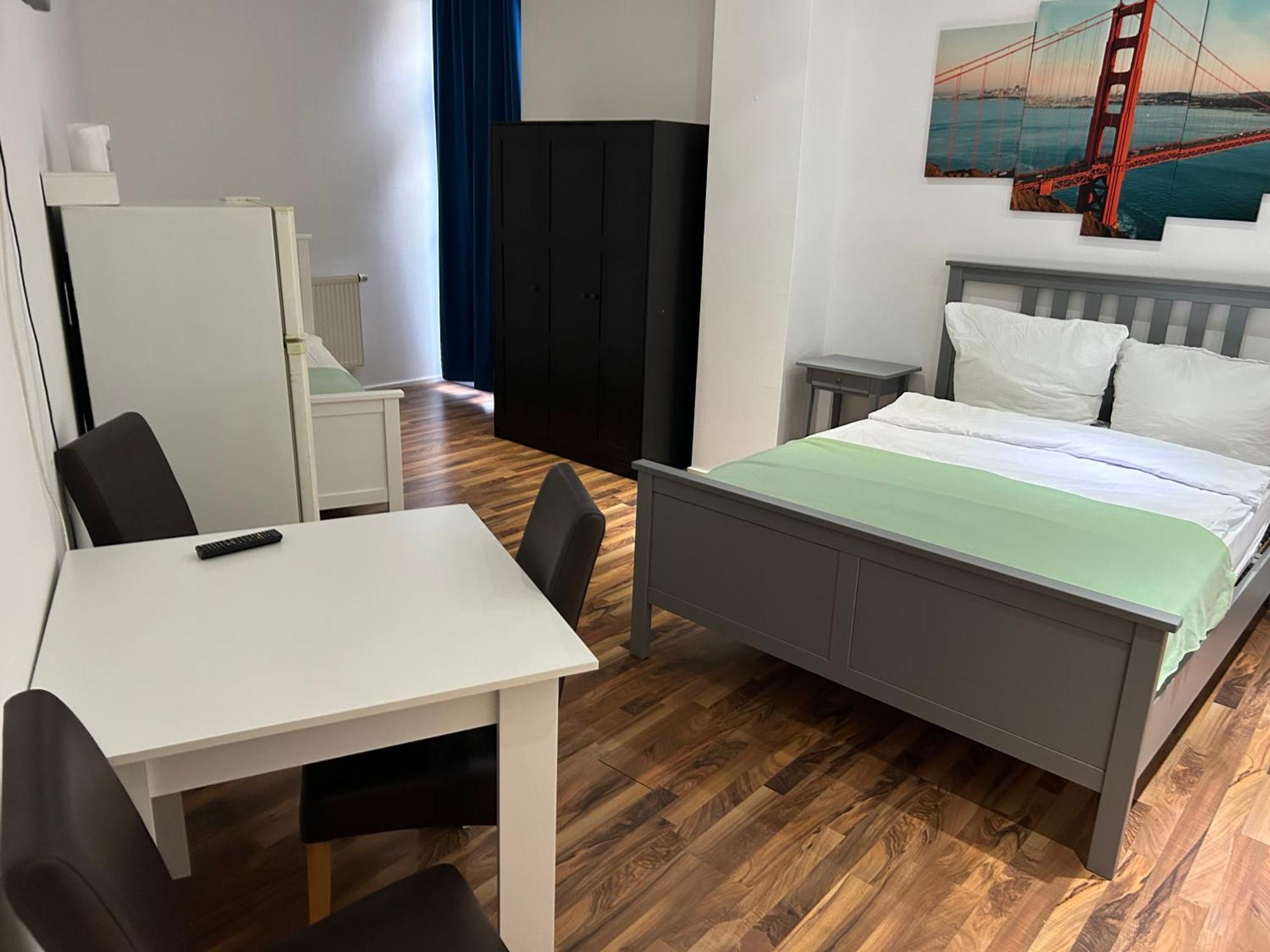 Pension Baku Fürth Εξωτερικό φωτογραφία